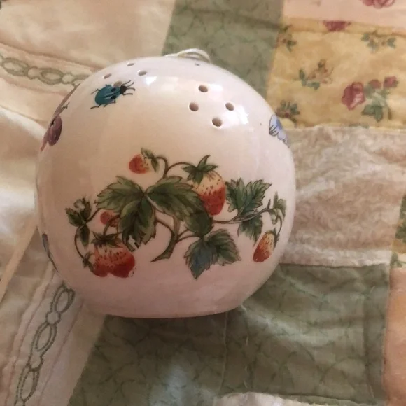 Vintage Ceramic Sachet Ball - Picture 7 of 8